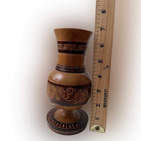 Vintage Hand Carved Wooden Etched Vase Flowers, Leaves and Greek Design. - Picture 2 of 3